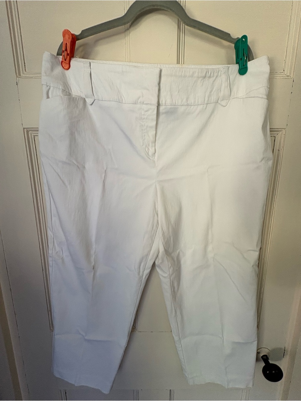 Style & Co White Stretch Capri Pants